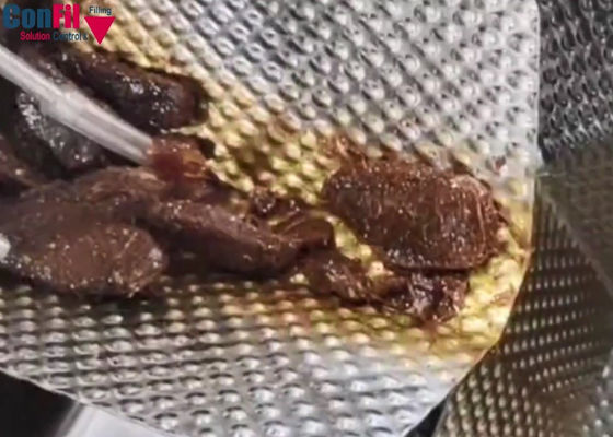 Una macchina d'imballaggio sotto vuoto rotatoria da 200 grammi per la linea marinata a scatti dell'imballaggio alimentare